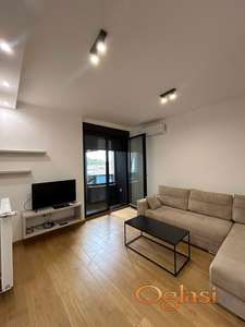 Garsonjera sa parking mestom u dvorištu, Nameštena, Nova! Odlična gradnja